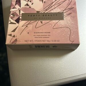 Fenty Beauty Diamond Bomb All-Over Diamond Veil - rose pave